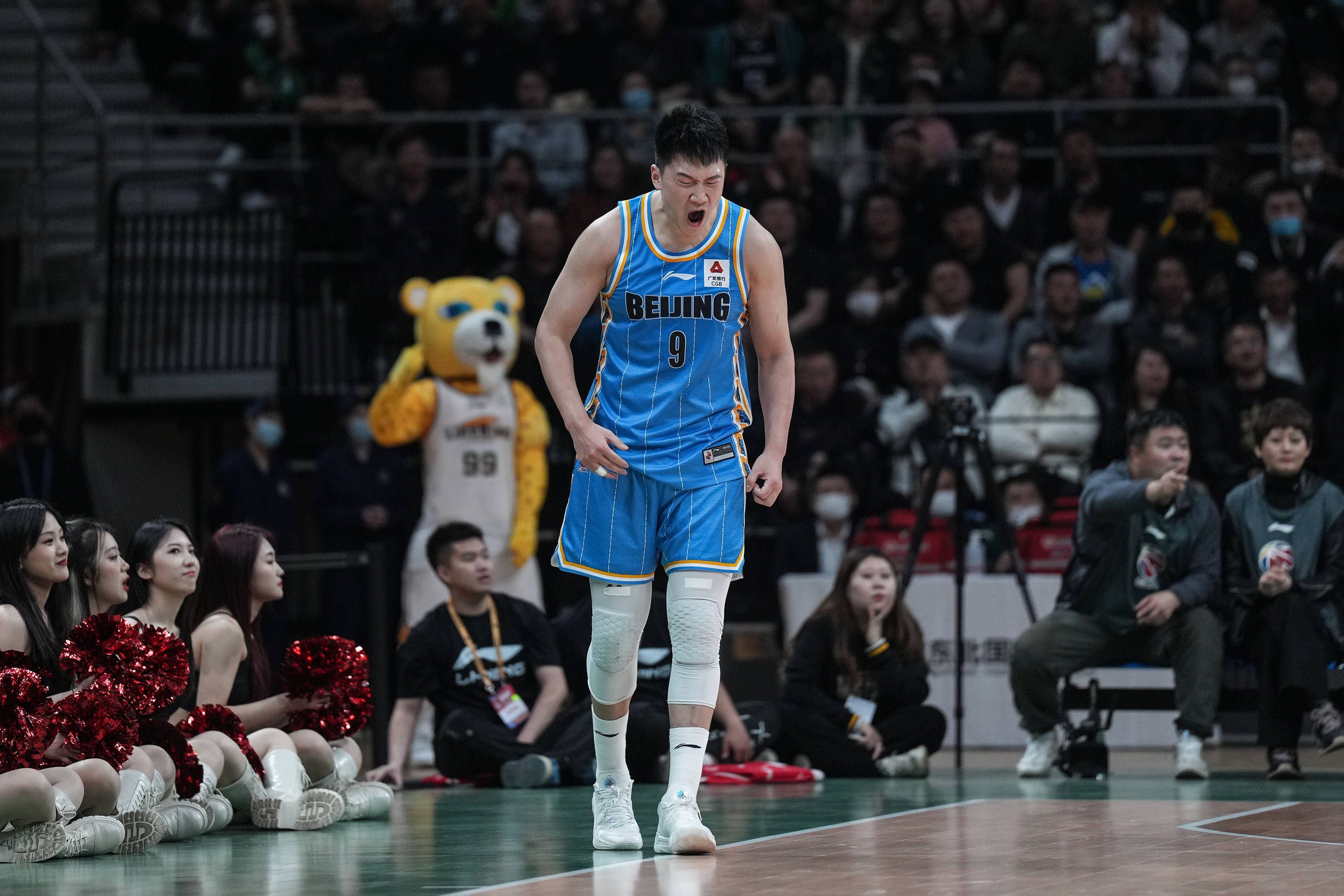 伊萨克:为何要回去?玛丽安:冲动，没什么。